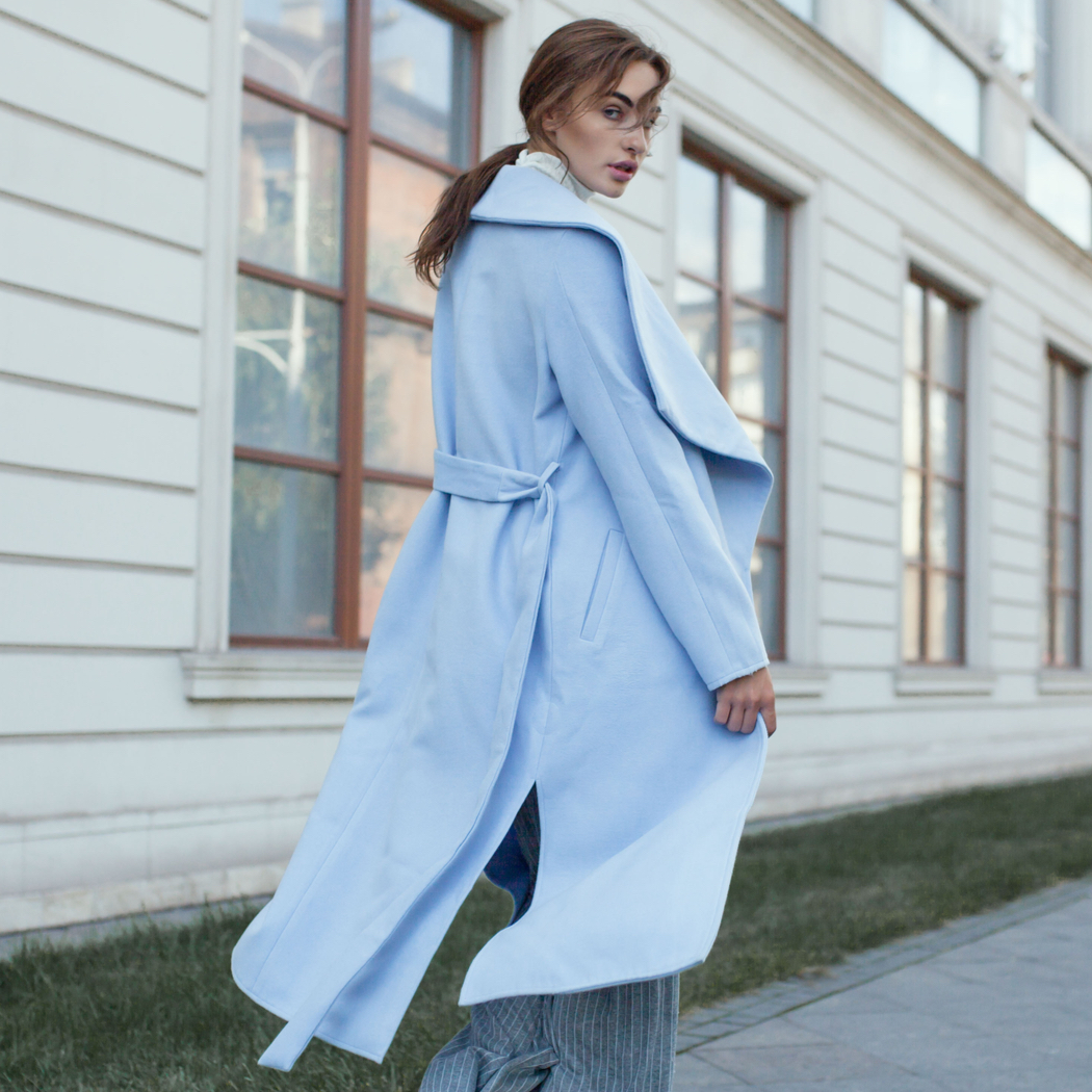 Modne kolory jesień/zima 2019/2020: NIEBIESKI